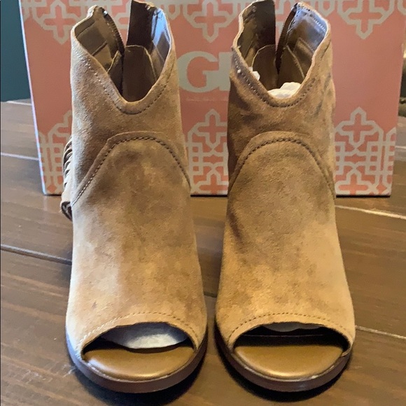 GIANNI BINI suede boots with tassels - Picture 2 of 8